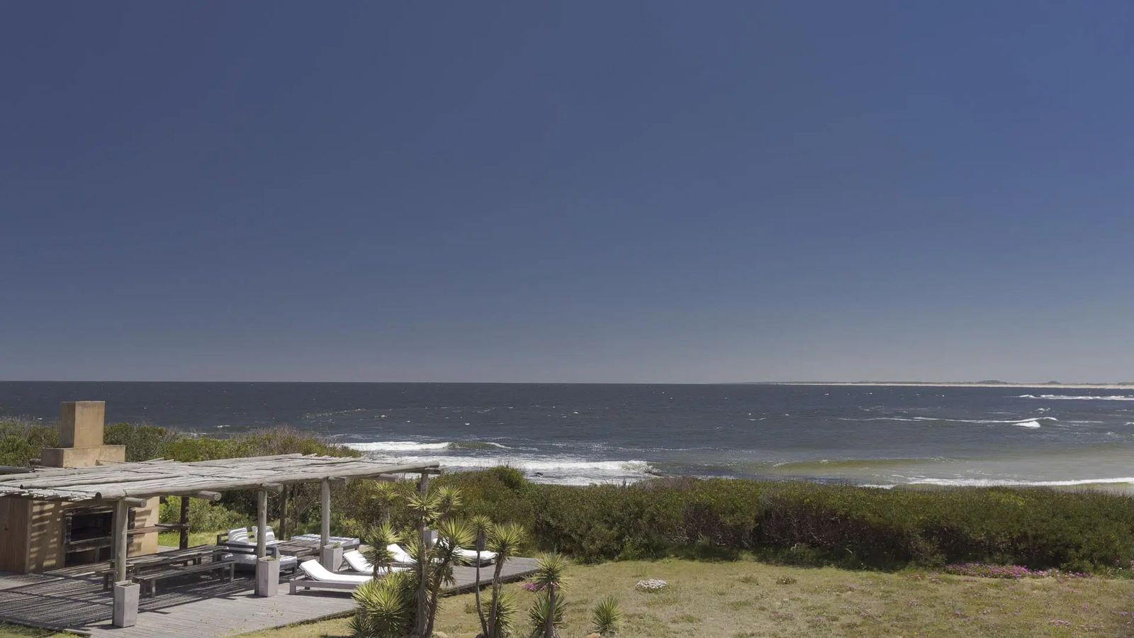 Tranquil beach house