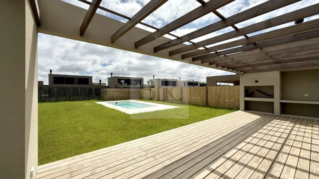 Casa com piscina em Huertas de los Horneros · Casa em Huertas de los Horneros