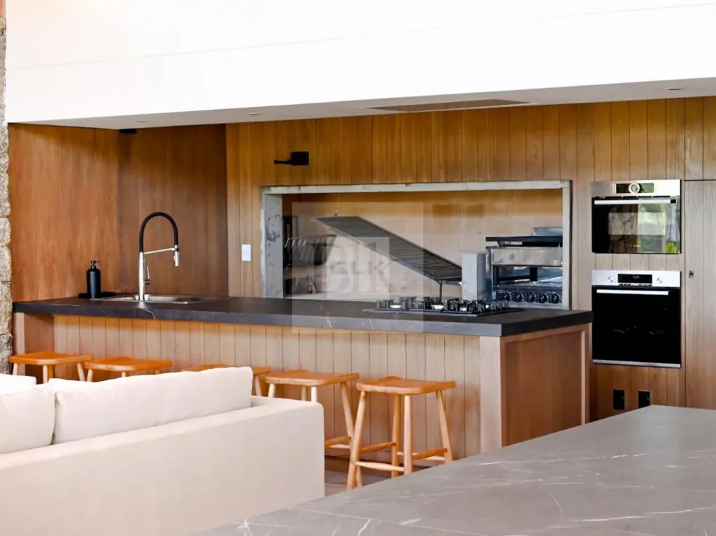 Casa com piscina em Huertas de los Horneros · Casa em Huertas de los Horneros