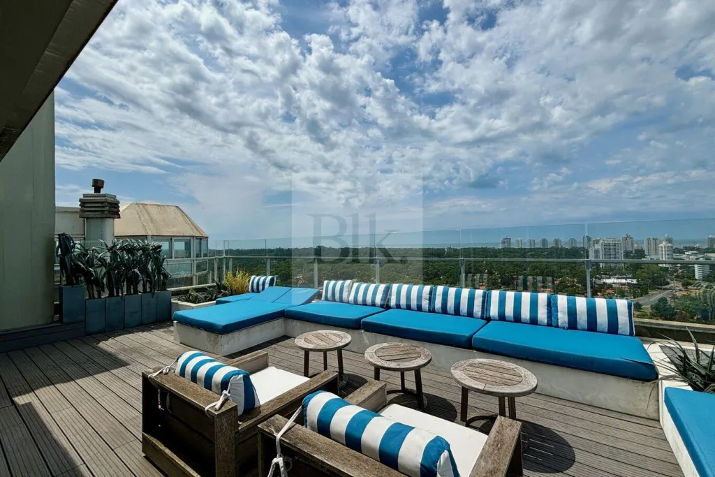 Cobertura duplex com vista em Punta del Este · Apartamento em Roosevelt