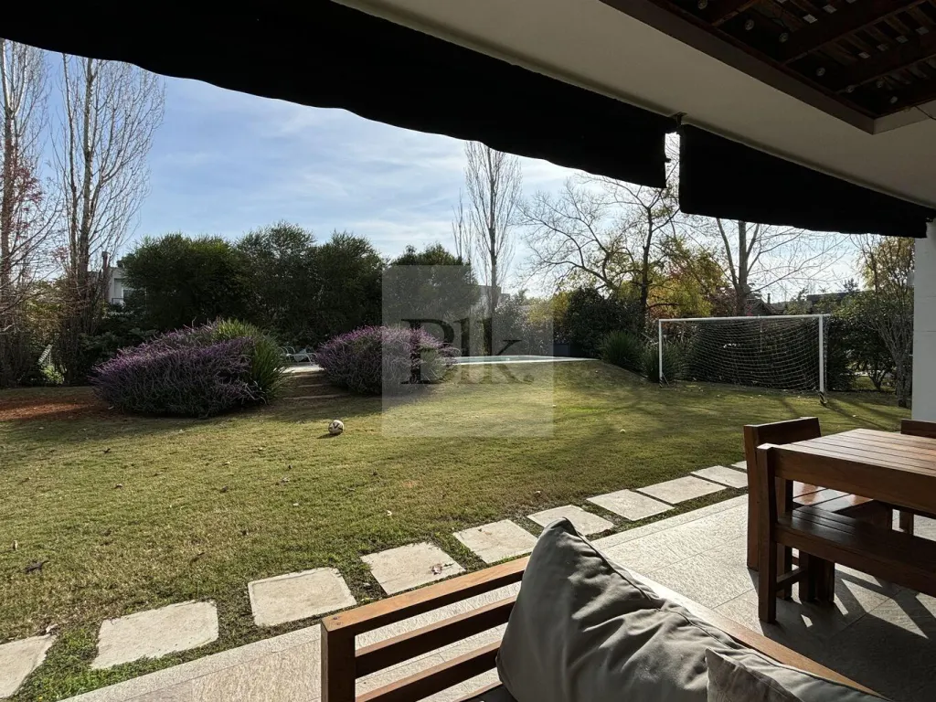 Divina Casa en La Tahona · Casa en Altos de la Tahona