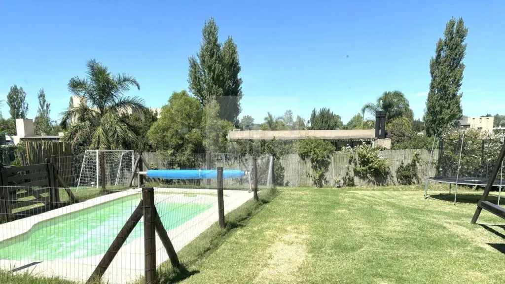 Cómoda casa en la Tahona, en Venta con Renta · Casa en Altos de la Tahona
