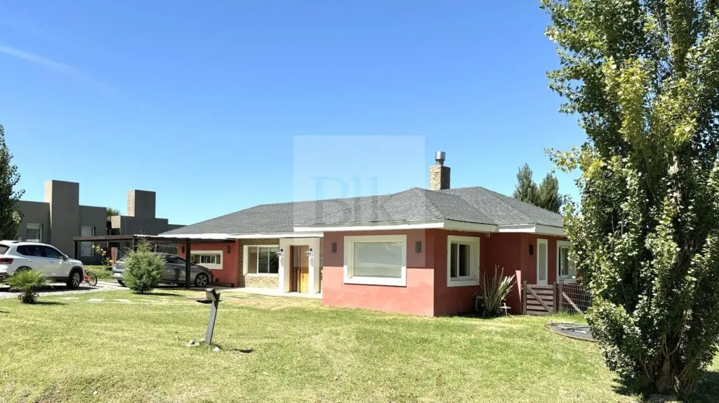 Cómoda casa en la Tahona, en Venta con Renta · Casa en Altos de la Tahona