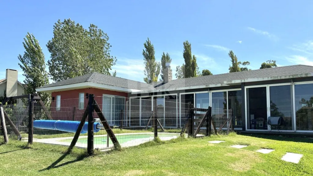 Cómoda casa en la Tahona, en Venta con Renta · Casa en Altos de la Tahona