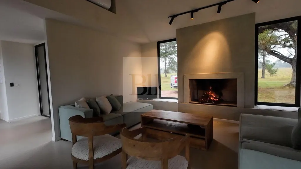 Brand-new house in Chacras de la Laguna Negra · Farm in Chacras de la Laguna Negra