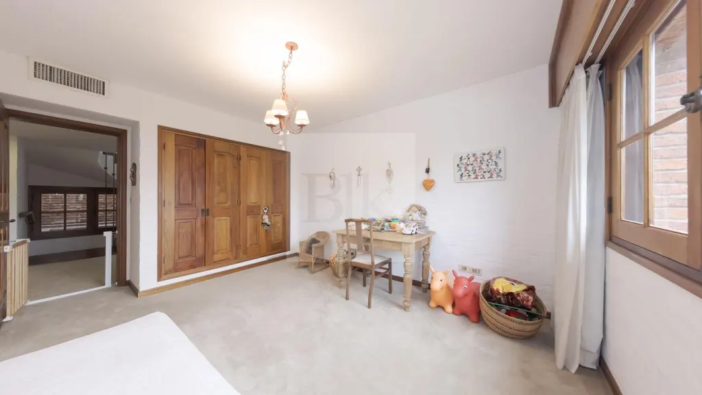 Corporate property on Calle Costa Rica, Carrasco · House in Carrasco