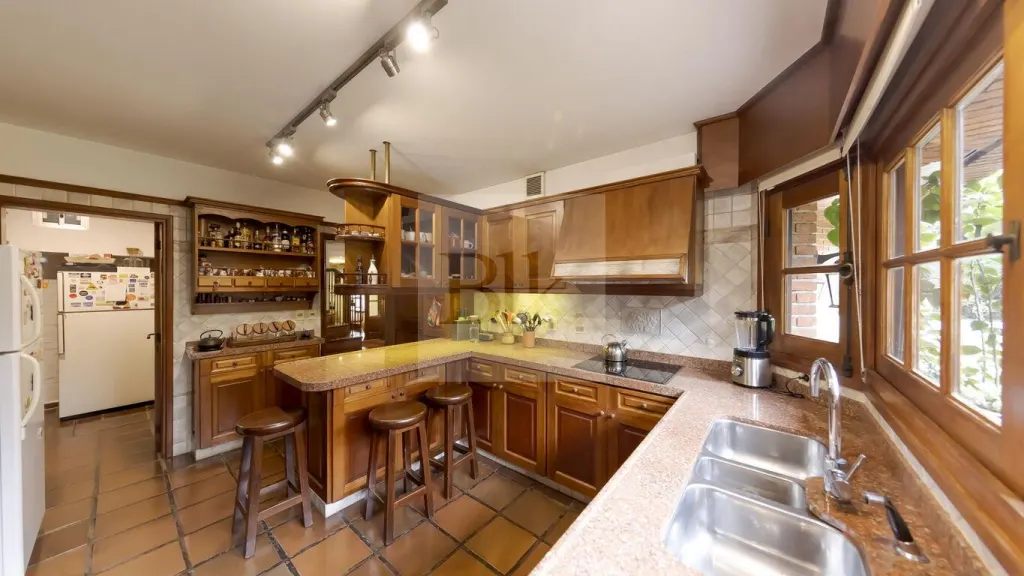 Corporate property on Calle Costa Rica, Carrasco · House in Carrasco