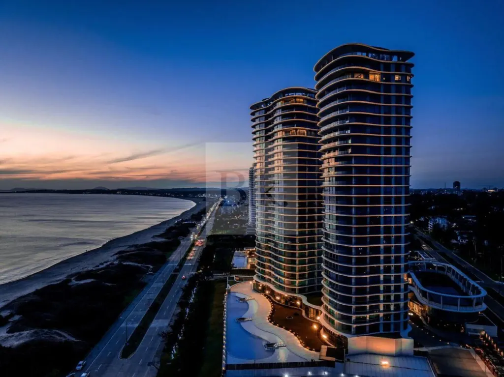 Apartment at Fendi Château, Tower II · Playa Mansa