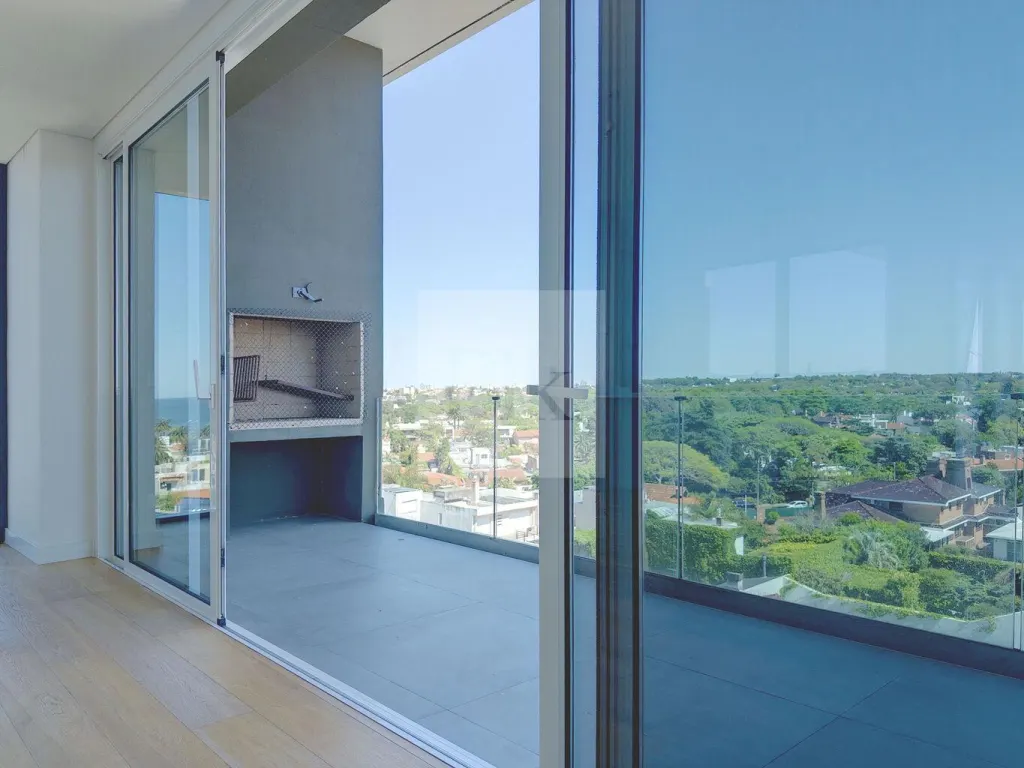 Penthouse de lujo con vistas en la Rambla de Carrasco · Apartamento en Punta Gorda