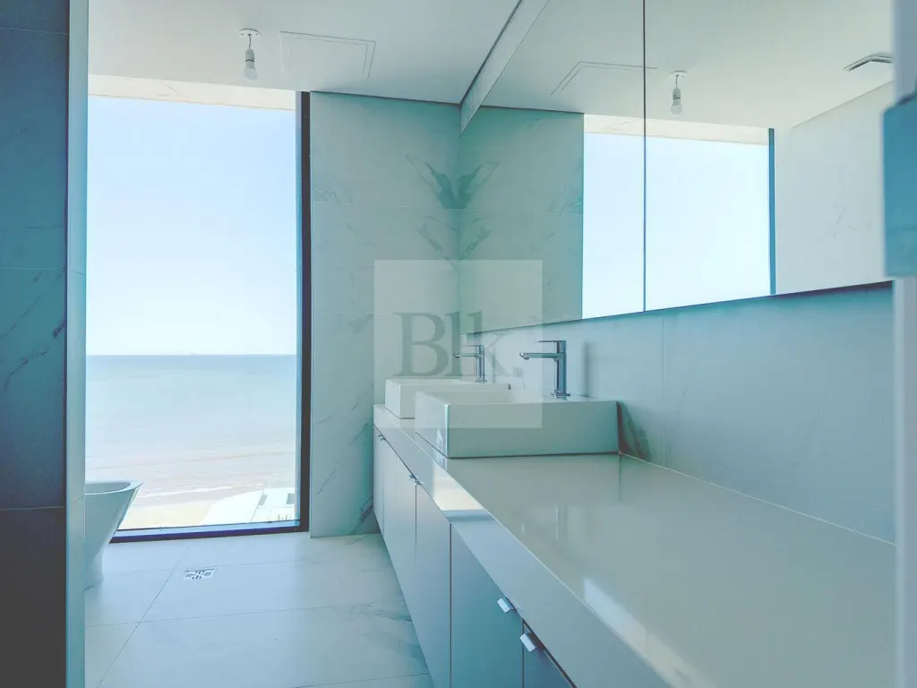 Penthouse de lujo con vistas en la Rambla de Carrasco · Apartamento en Punta Gorda