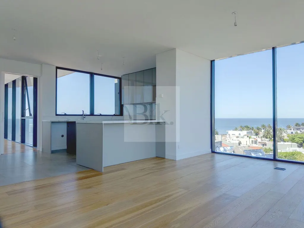 Penthouse de lujo con vistas en la Rambla de Carrasco · Apartamento en Punta Gorda