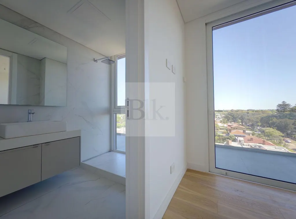 Penthouse de lujo con vistas en la Rambla de Carrasco · Apartamento en Punta Gorda