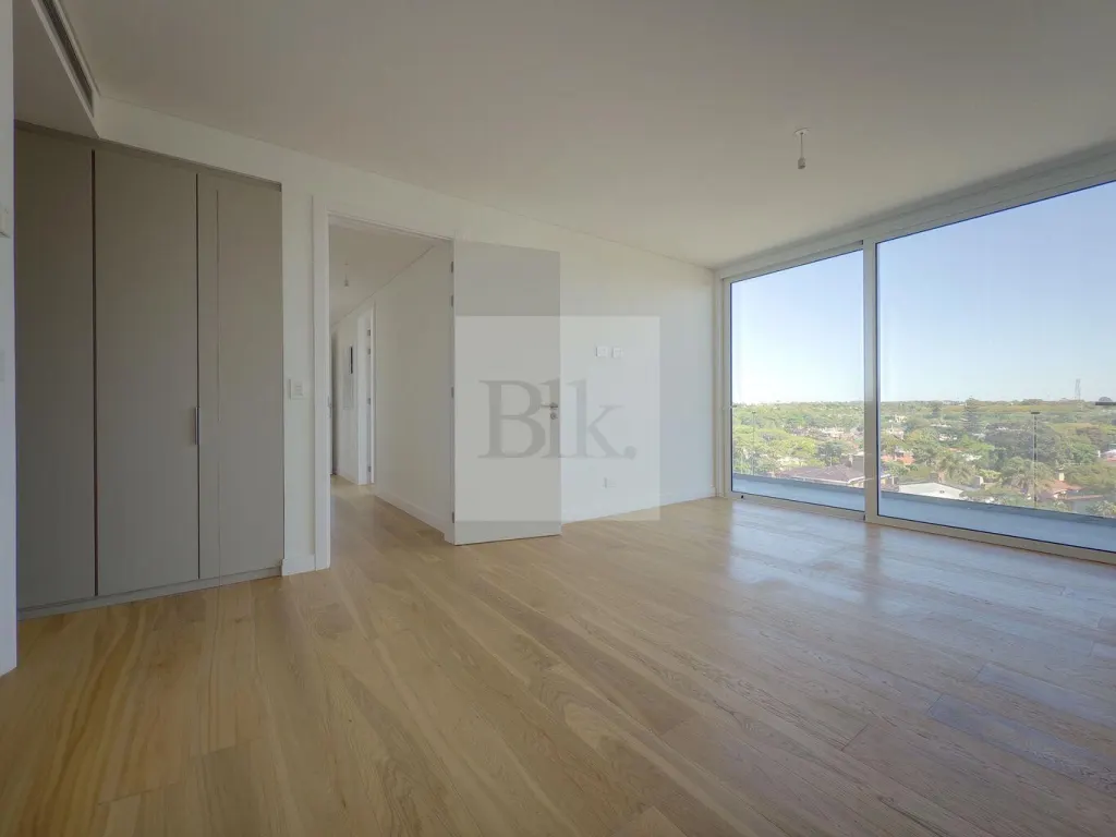 Penthouse de lujo con vistas en la Rambla de Carrasco · Apartamento en Punta Gorda