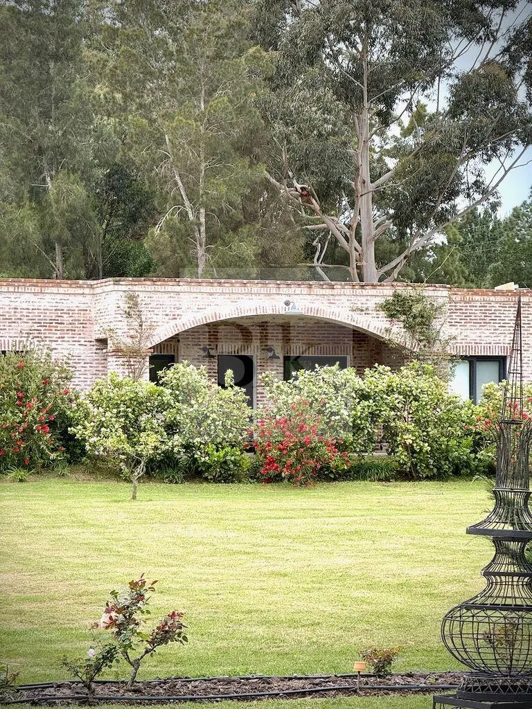 Farm with garden and swimming pool in José Ignacio · Farm in Arenas