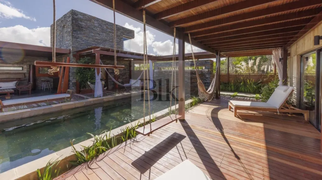 Casa en Punta Piedras by Arq. Martín Gómez · Casa en Punta Piedras