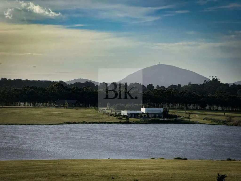 Espectacular Casa en Laguna de Los Cisnes · Casa en Laguna de los Cisnes