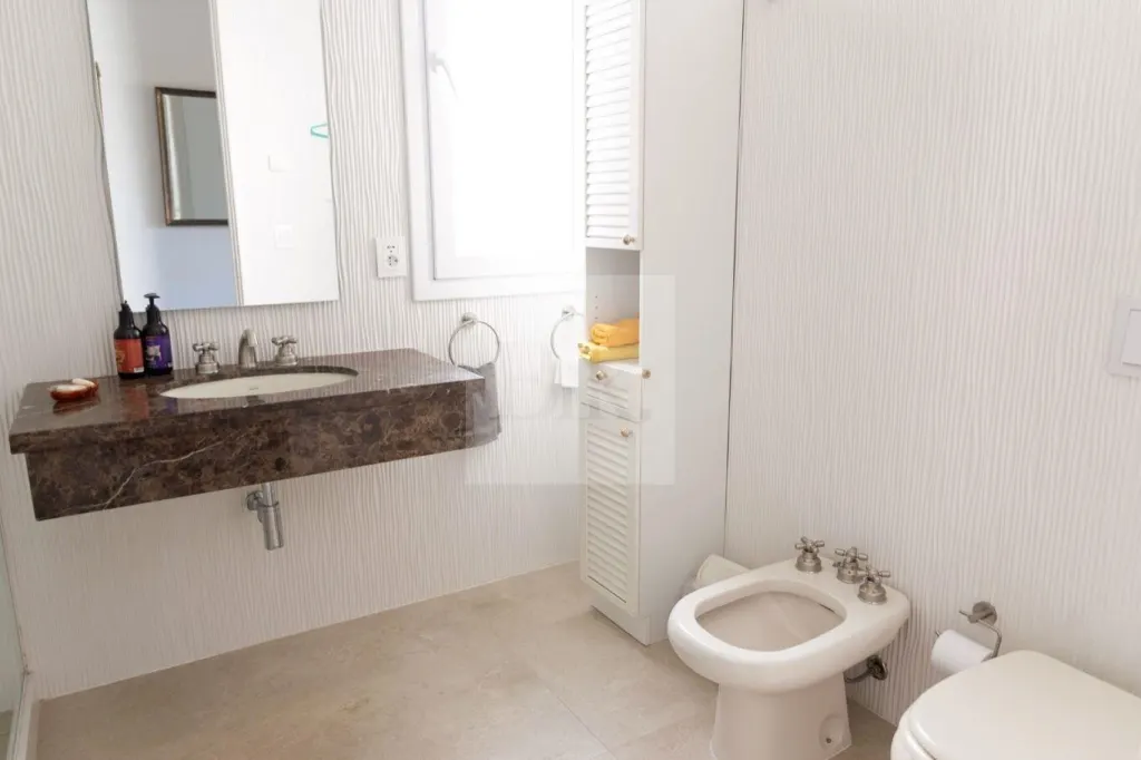 Majestuosa residencia sobre los árboles en Montevideo · Apartamento en Centro