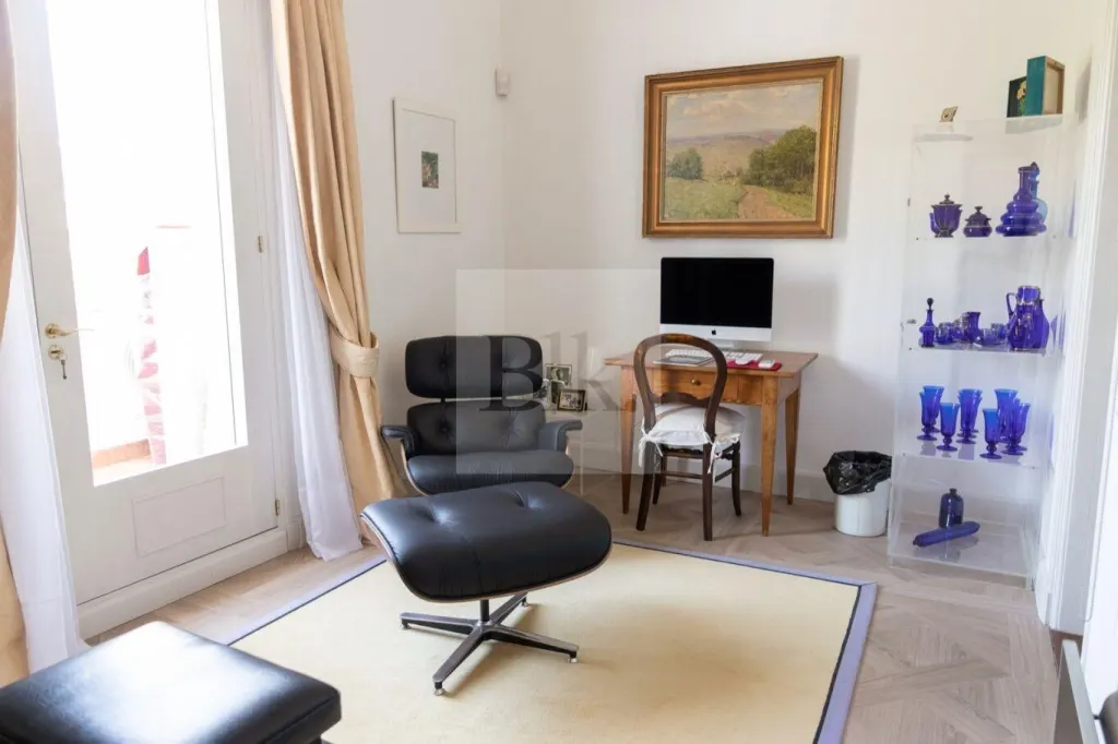 Majestuosa residencia sobre los árboles en Montevideo · Apartamento en Centro