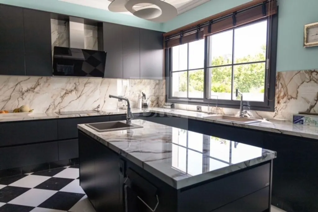 Majestuosa residencia sobre los árboles en Montevideo · Apartamento en Centro