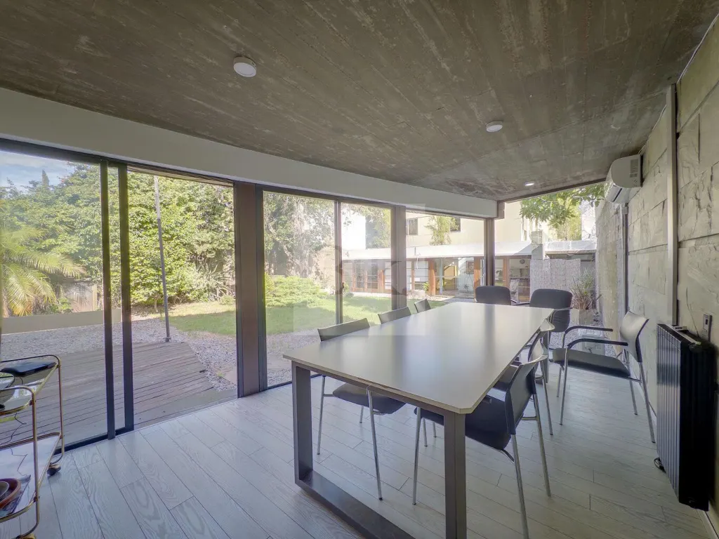 House with garden in central Carrasco · House in Carrasco