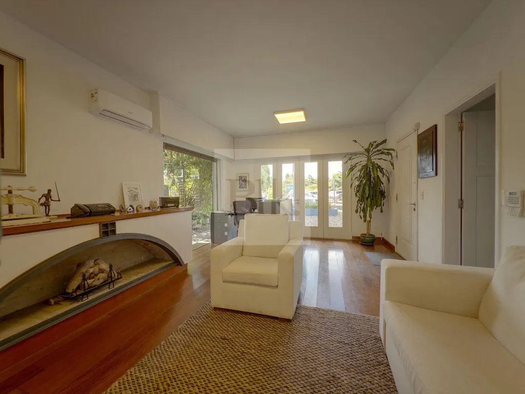 House with garden in central Carrasco · House in Carrasco