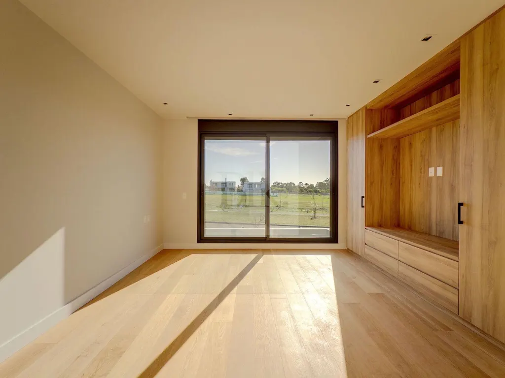 Casa de Revista en Venta en Los Olivos de los Horneros · Casa en Los Olivos de los Horneros