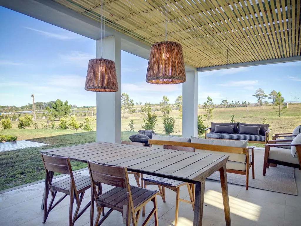 Casa de Revista en Venta en Los Olivos de los Horneros · Casa en Los Olivos de los Horneros