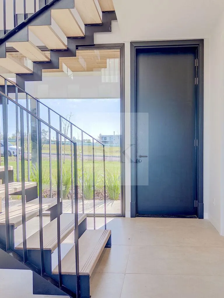 Casa de Revista en Venta en Los Olivos de los Horneros · Casa en Los Olivos de los Horneros
