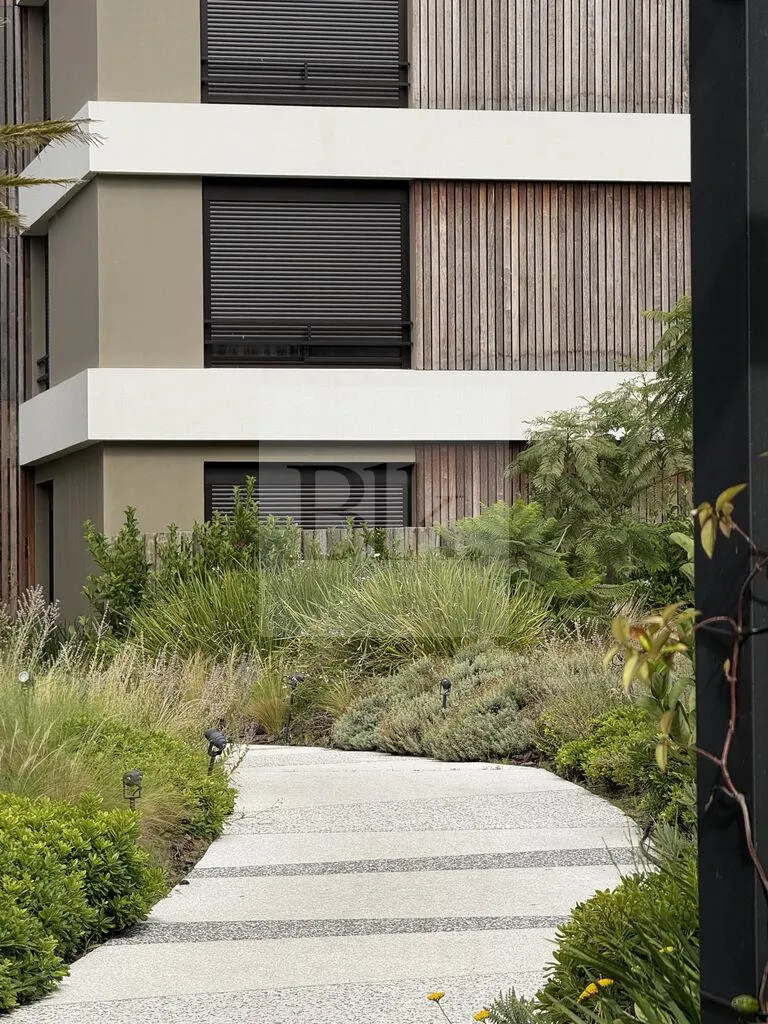 Ground-floor apartment with garden and lake view on Av. de las Américas · Apartment in Parque Roosevelt