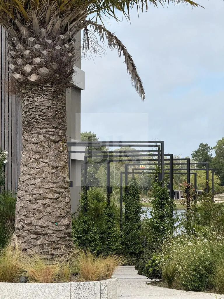 Ground-floor apartment with garden and lake view on Av. de las Américas · Apartment in Parque Roosevelt