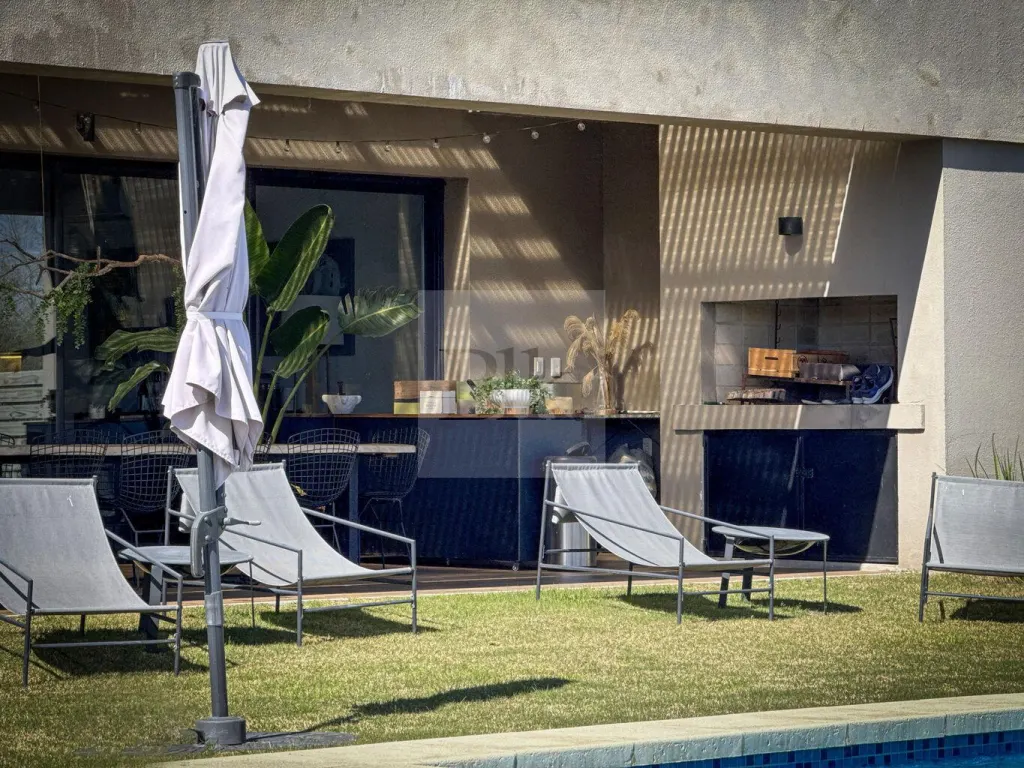 Casa com jardim e fundos para o lago em Viñedos de la Tahona · Casa em Viñedos de la Tahona