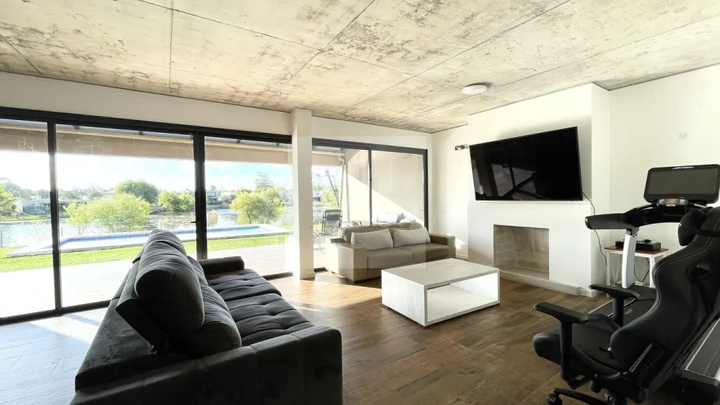 Casa com jardim e fundos para o lago em Viñedos de la Tahona · Casa em Viñedos de la Tahona