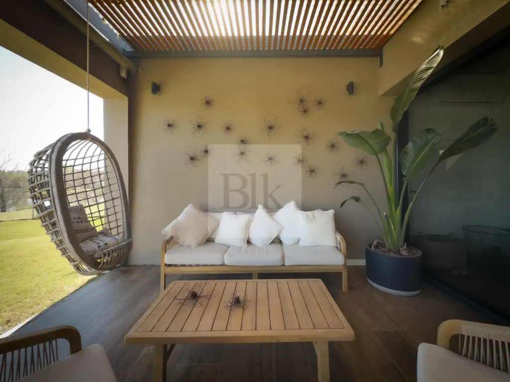 Casa com jardim e fundos para o lago em Viñedos de la Tahona · Casa em Viñedos de la Tahona