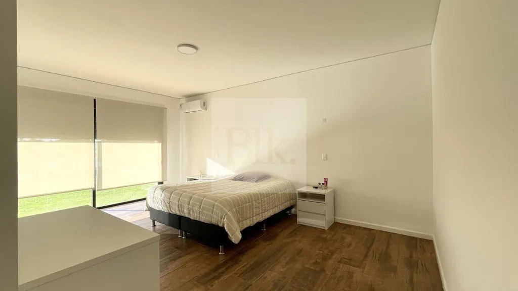 Casa com jardim e fundos para o lago em Viñedos de la Tahona · Casa em Viñedos de la Tahona