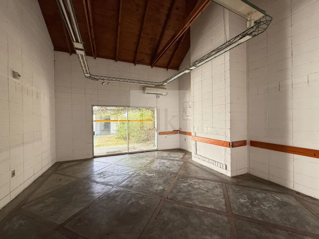 Terreno con Potencial Comercial en Venta en Carrasco · Terreno en Carrasco