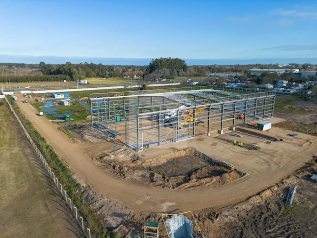 Zona 30: terreno con galpón de 800 m² en venta · Ruta 101