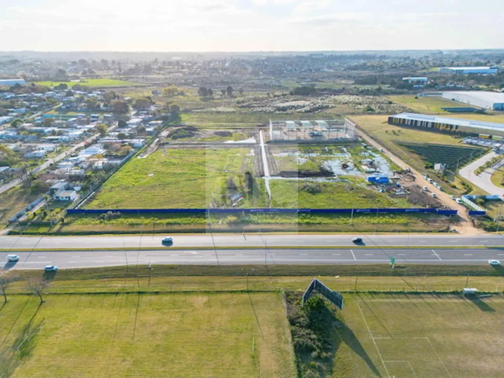 Plot with 800 m² warehouse in Zona 30 Logistics Park · Logistics facility in Ruta 101