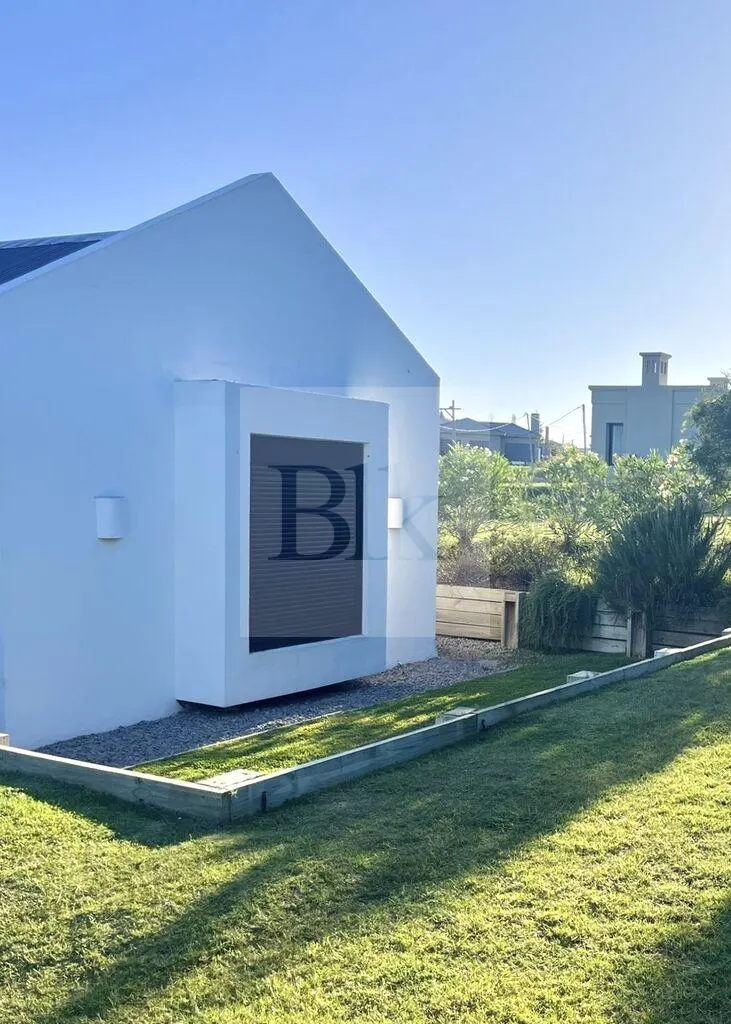 Casa en Venta con Renta en La Tahona · Casa en Mirador de La Tahona