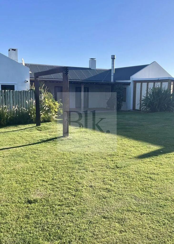 Casa en Venta con Renta en La Tahona · Casa en Mirador de La Tahona