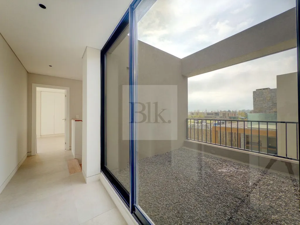 House with garden and pool in Barrio Parques II · House in Carrasco Norte