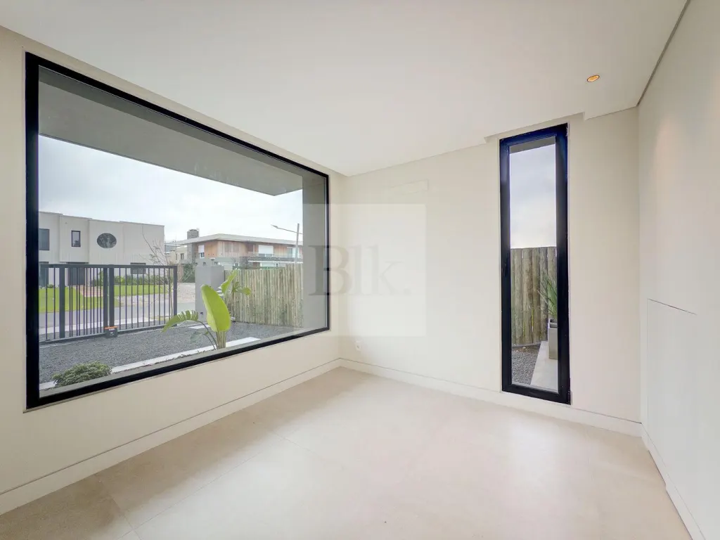 House with garden and pool in Barrio Parques II · House in Carrasco Norte