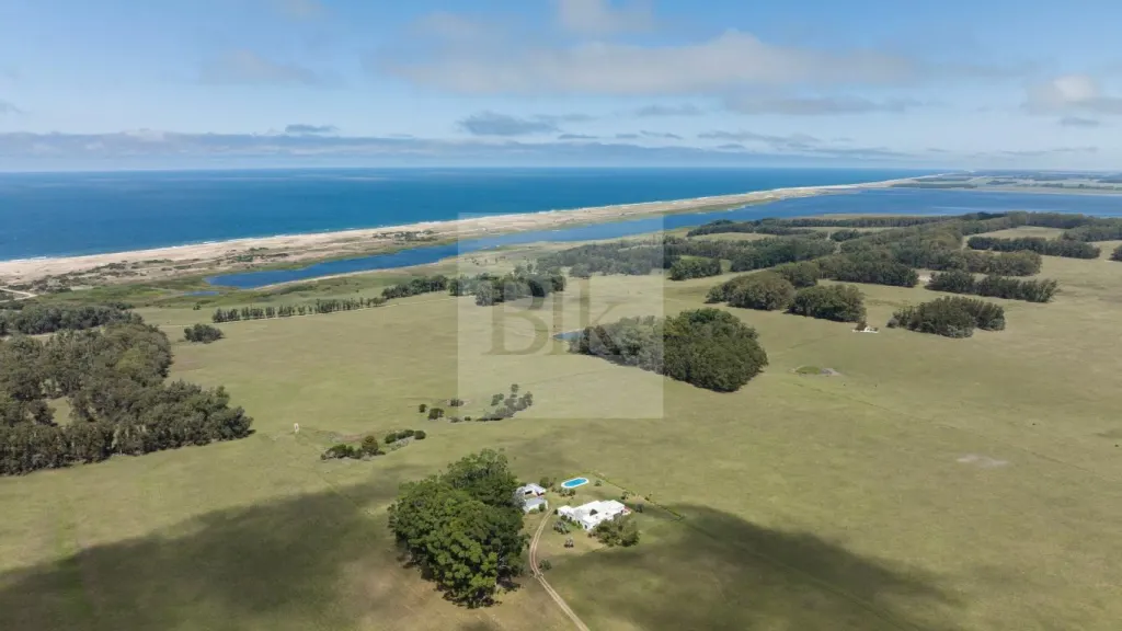 Spectacular estate with sea and Laguna de Rocha views · Rocha