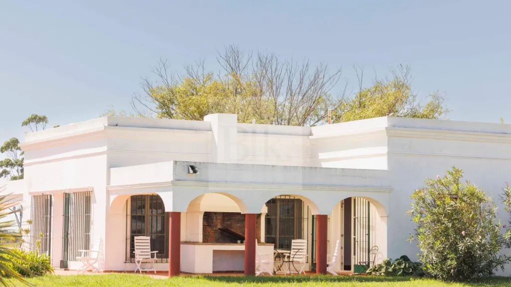 Rural estate overlooking the sea and Laguna de Rocha · Ranch in Rocha