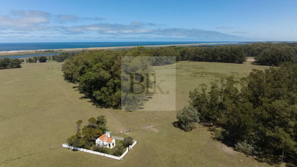 Rural estate overlooking the sea and Laguna de Rocha · Ranch in Rocha