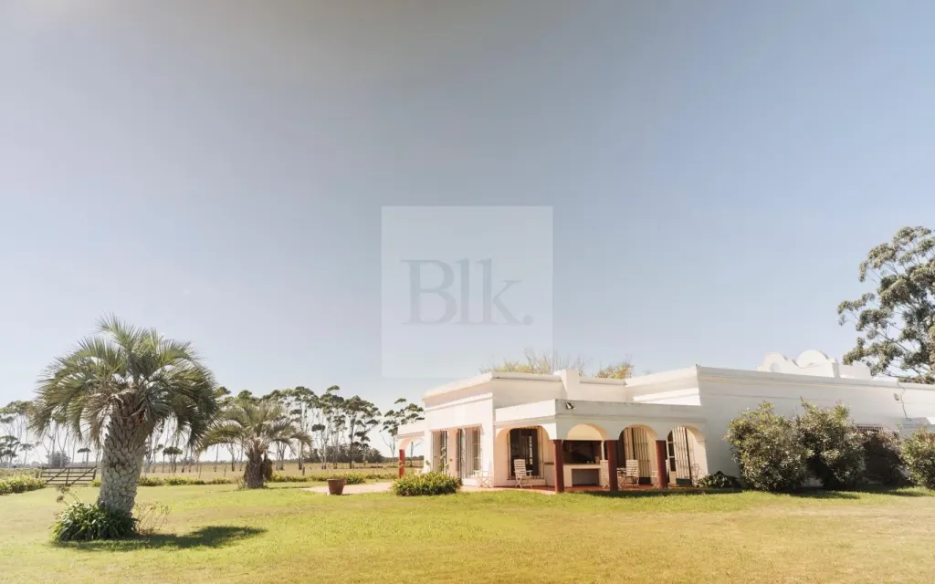 Rural estate overlooking the sea and Laguna de Rocha · Ranch in Rocha