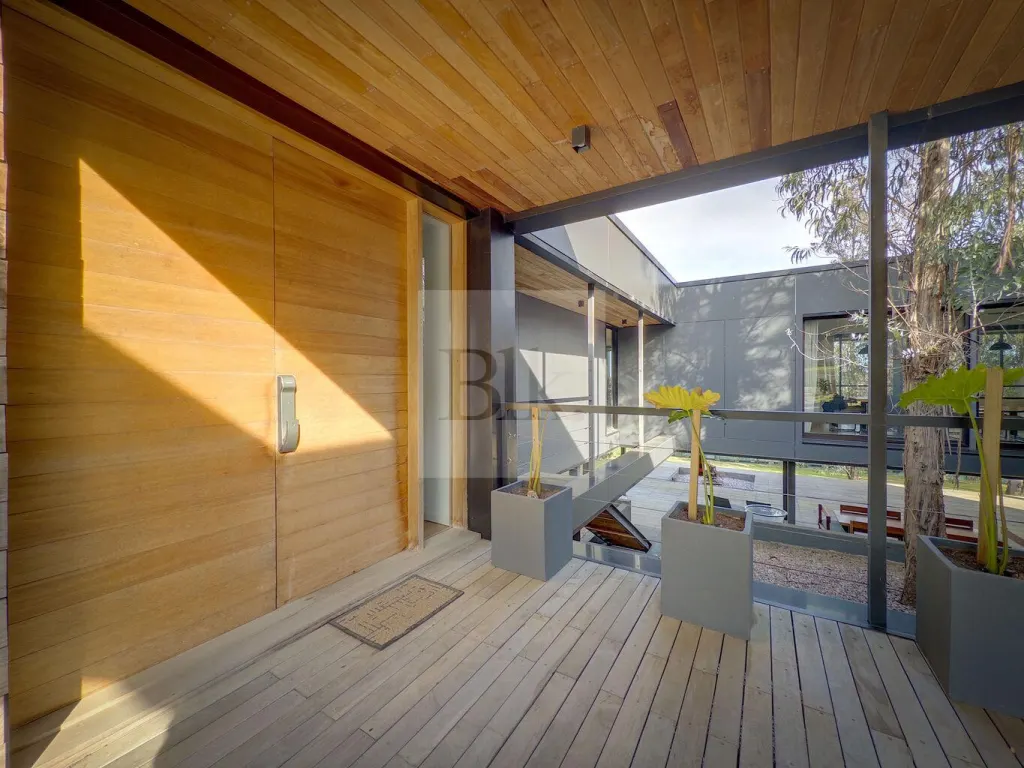 Casa minimalista com vista aberta em La Tahona · Casa em Altos de la Tahona