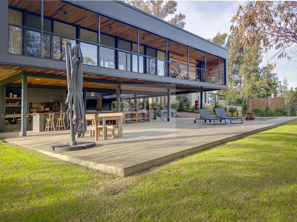 Casa minimalista com vista aberta em La Tahona · Casa em Altos de la Tahona