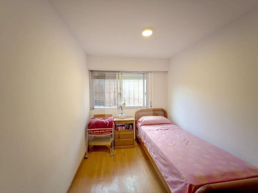 House with garden and pool in Carrasco, schools area · House in Carrasco Norte