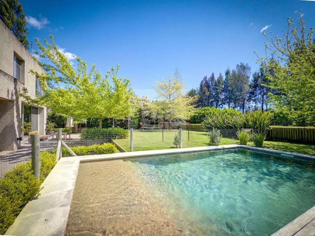 House with garden and pool in La Tahona · House in Altos de la Tahona