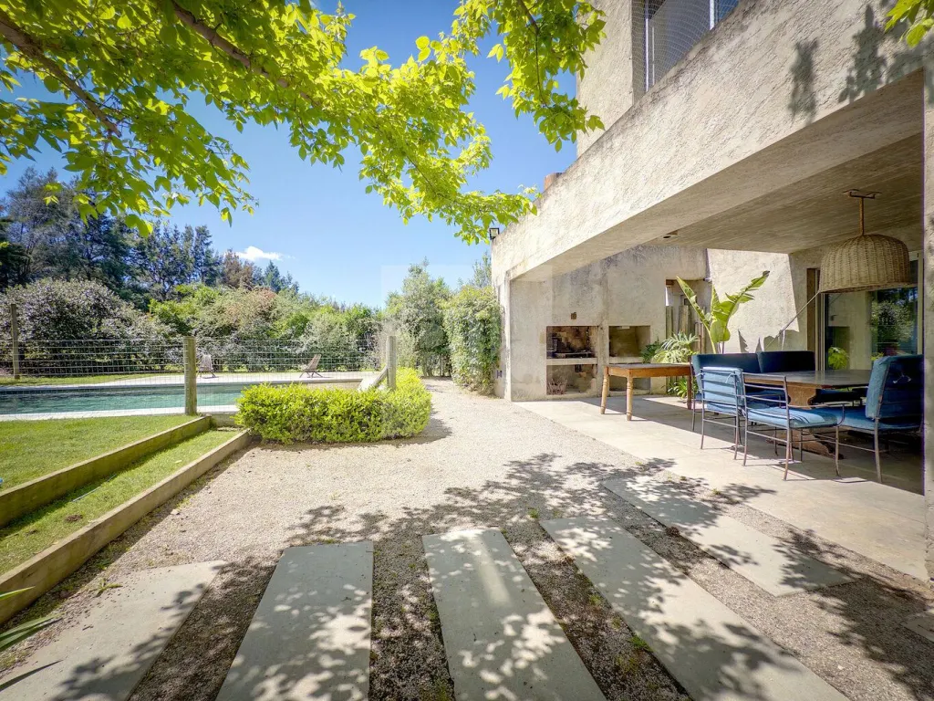 House with garden and pool in La Tahona · House in Altos de la Tahona